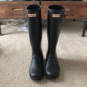 Black Hunter rain boots